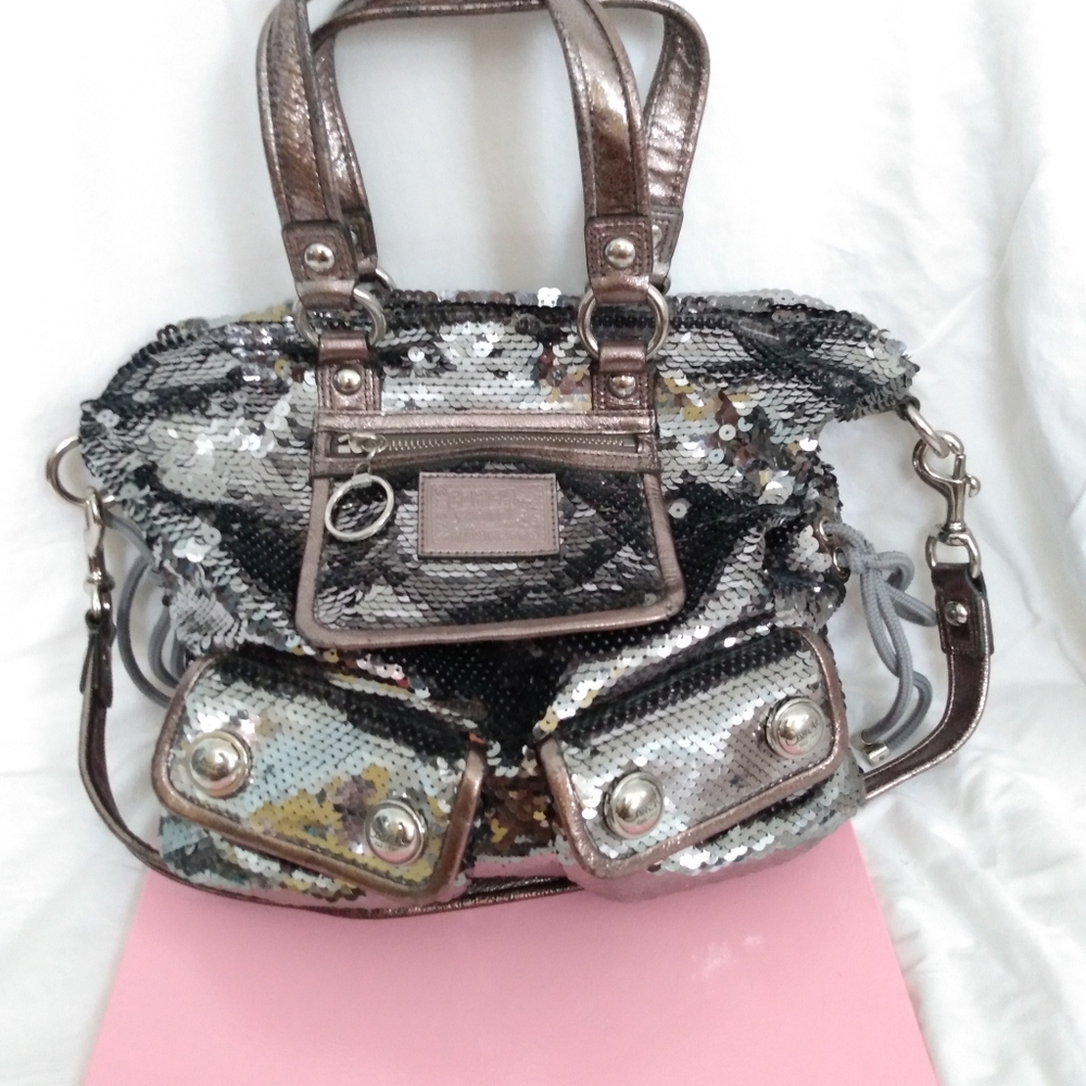 COACH ltd edition Poppy Spotlight Tote in Gunmetal Silver